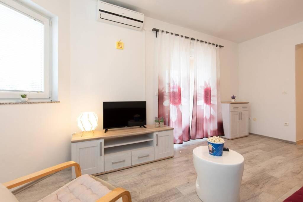 Apartments Doris, Krk Крк Экстерьер фото