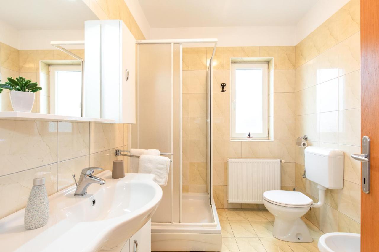 Apartments Doris, Krk Крк Экстерьер фото