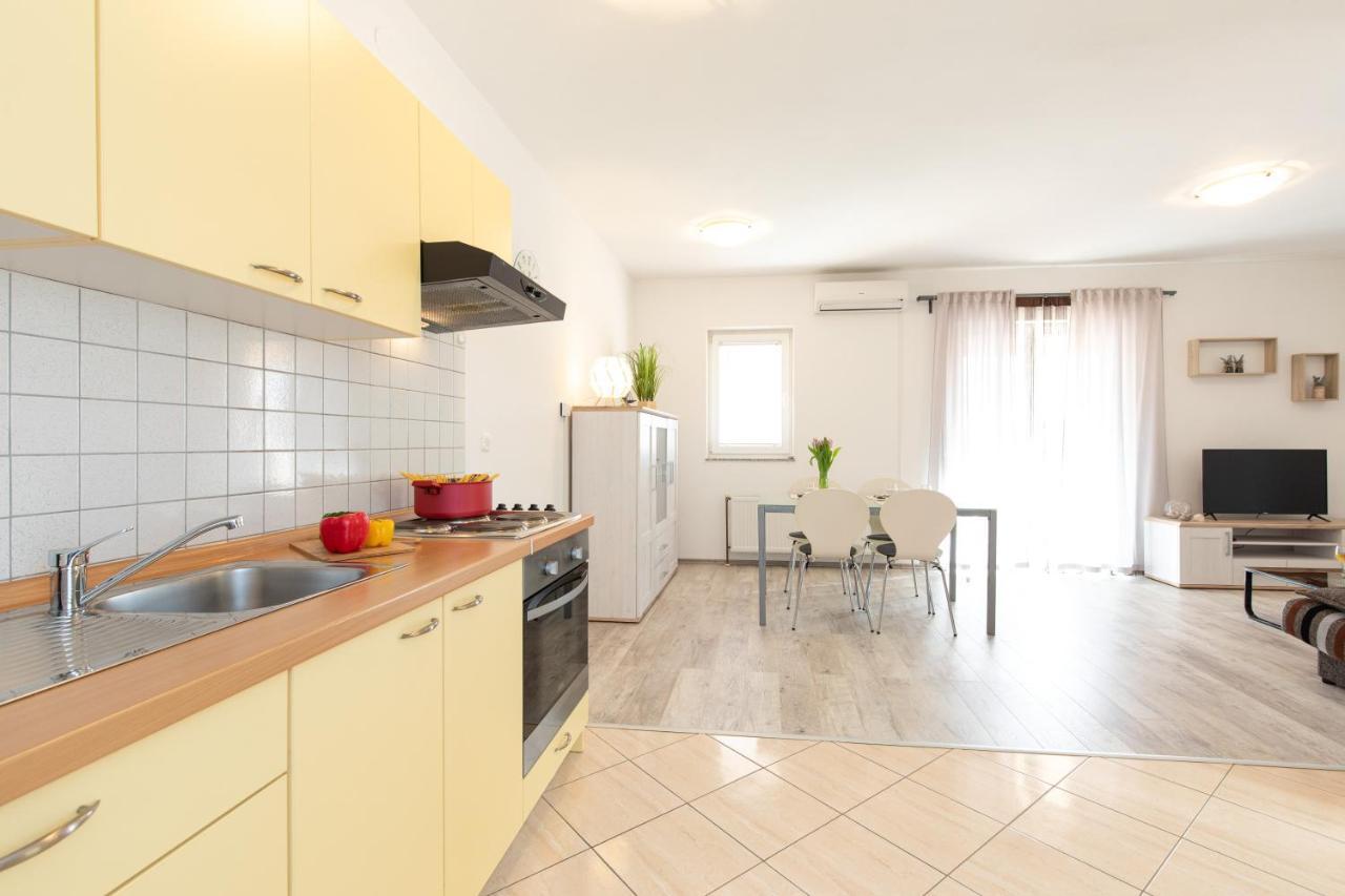 Apartments Doris, Krk Крк Экстерьер фото